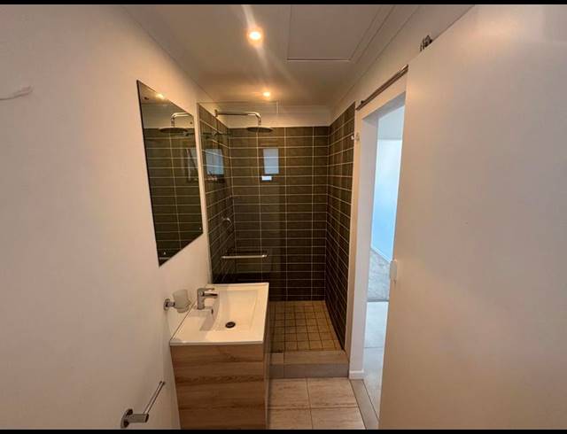 1 BEDROOM PROPERTY TO RENT IN HOUT BAY CENTRAL
